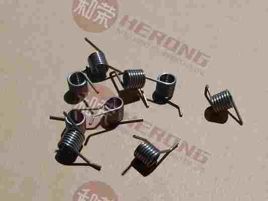 Hyosung CDU ক্ল্যাম্প ক্যারেজ 1.4+0D10.5*11.2L*7N ATM প্রতিস্থাপন যন্ত্রাংশের জন্য নতুন উচ্চ মানের লেফট টর্শন স্প্রিং